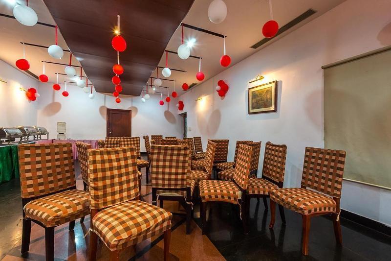 库姆巴科纳姆河畔水疗酒店 外观 照片